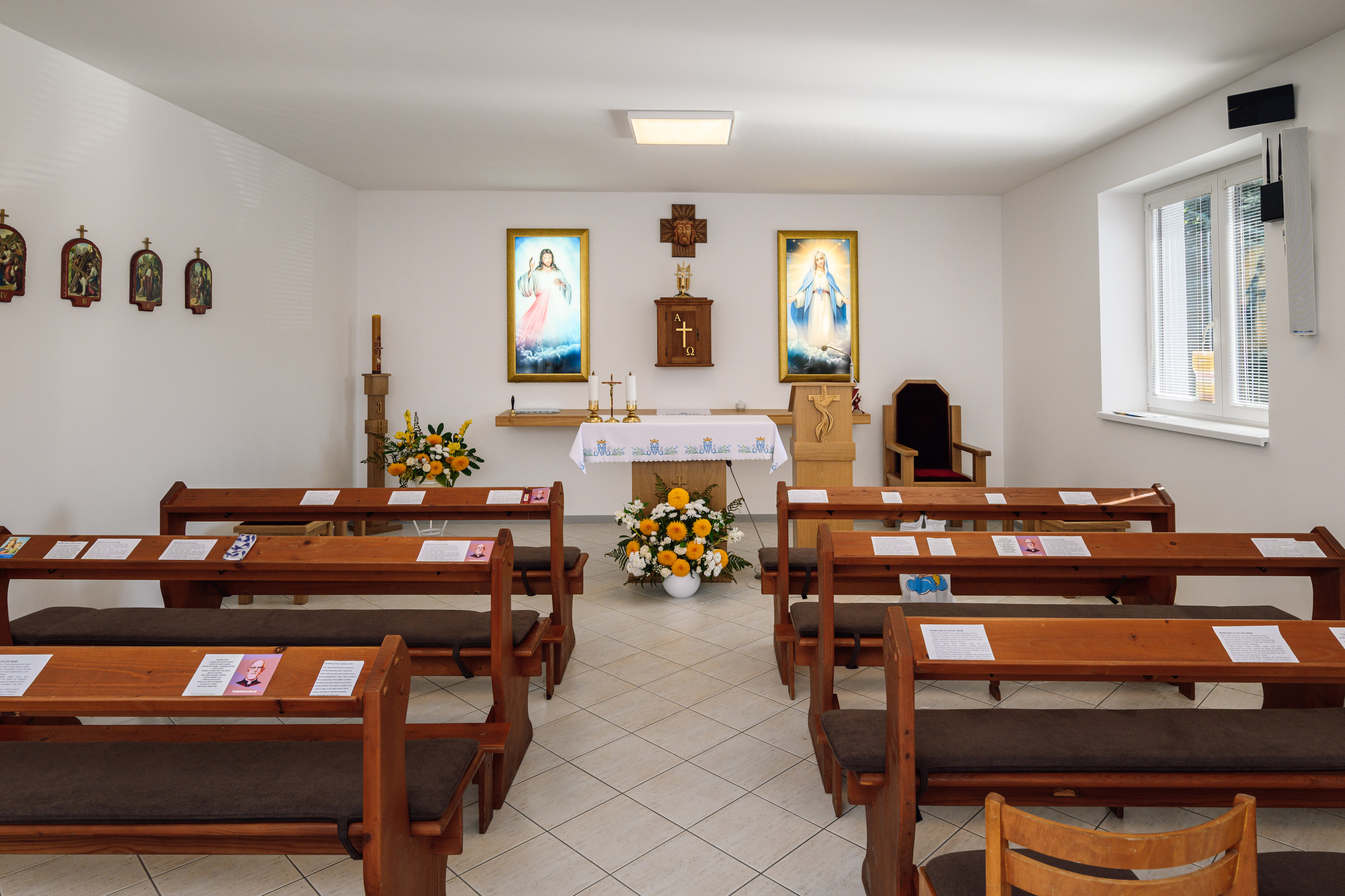 Interiér kaplnky Narodenia Panny Márie
