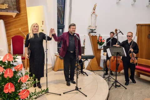 10. výročie posviacky farského kostola v Ladcoch – fotografia 137